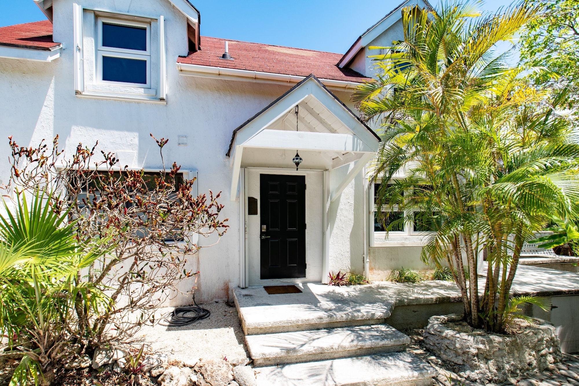 /listing-single-family-home-in-gregory-town-76043.html from Coldwell Banker Bahamas Real Estate