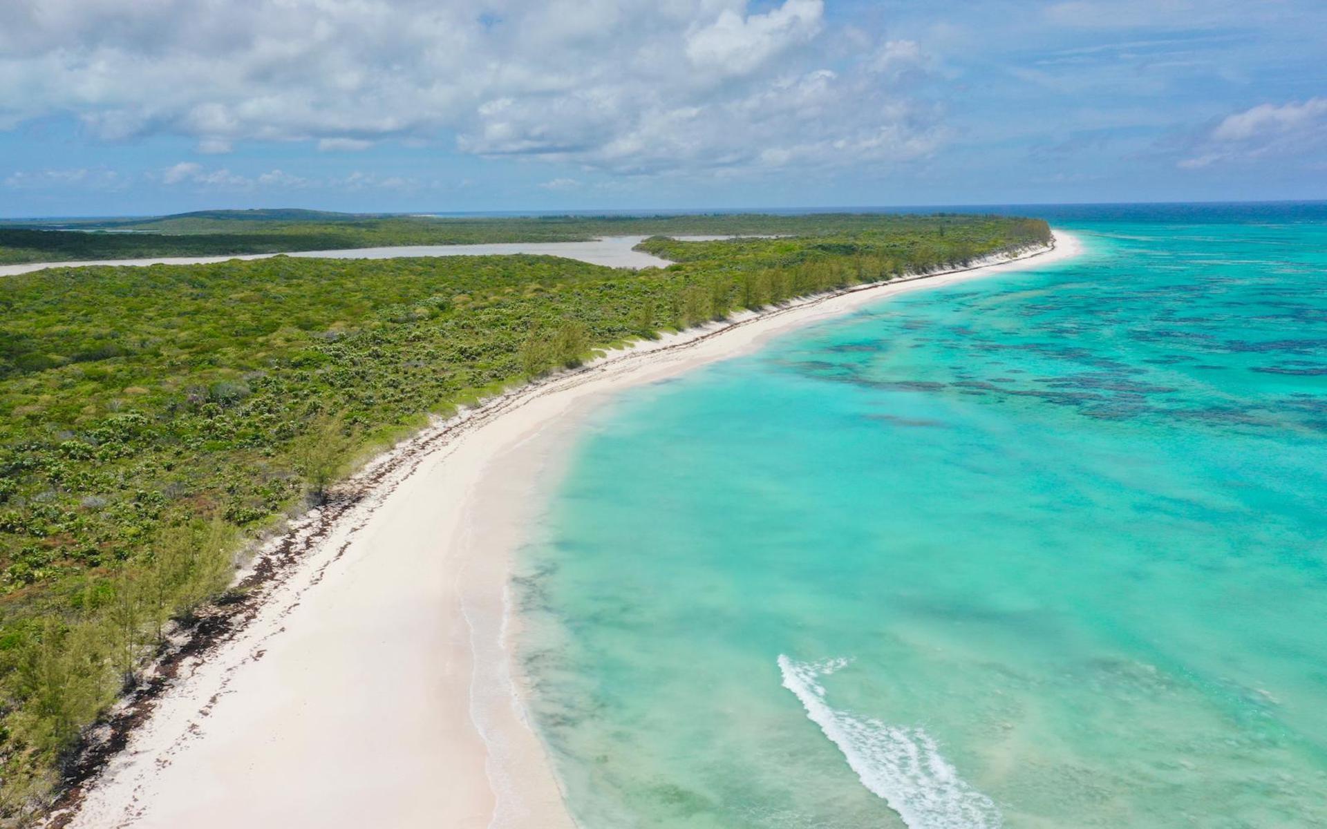 /listing-lots-acreage-in-arthurs-town-76040.html from Coldwell Banker Bahamas Real Estate