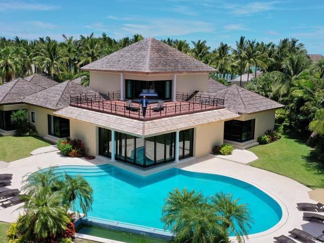 /listing-single-family-home-in-paradise-island-76151.html from Coldwell Banker Bahamas Real Estate