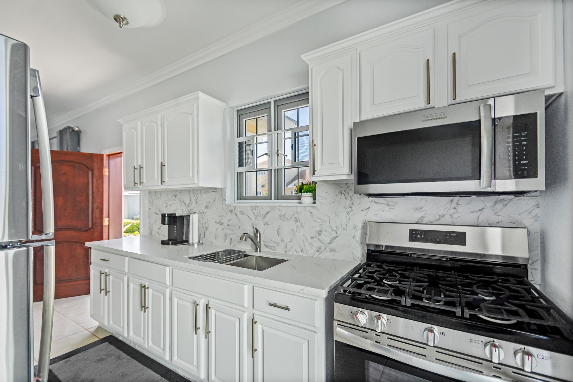 /listing-half-duplex-in-west-bay-street-76124.html from Coldwell Banker Bahamas Real Estate