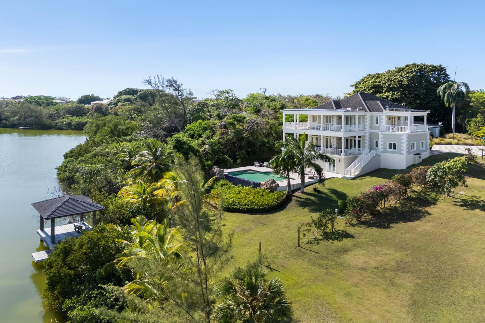 /listing-single-family-home-in-skyline-76607.html from Coldwell Banker Bahamas Real Estate