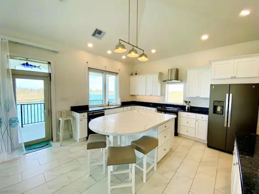 /listing-single-family-home-in-dover-sound-76623.html from Coldwell Banker Bahamas Real Estate