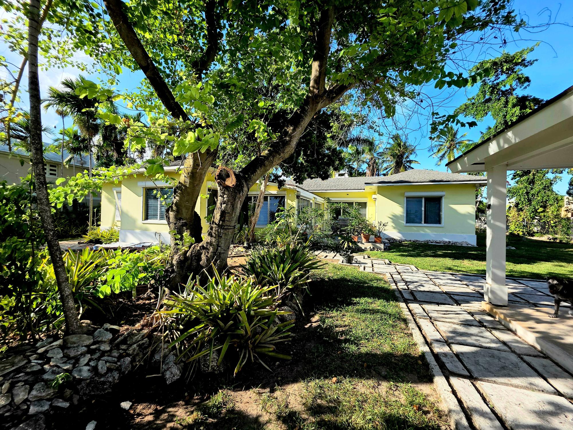 /listing-single-family-home-in-village-road-76786.html from Coldwell Banker Bahamas Real Estate