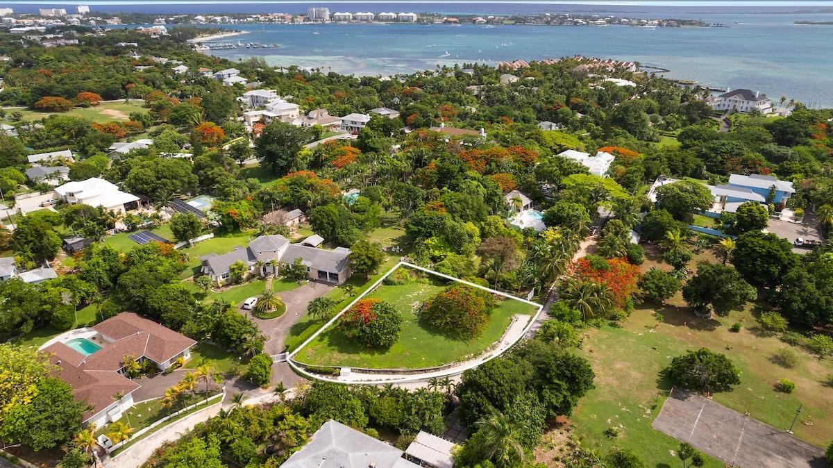 /listing-lots-acreage-in-eastern-road-76932.html from Coldwell Banker Bahamas Real Estate
