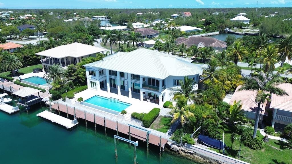 /listing-single-family-home-in-fortune-bay-76920.html from Coldwell Banker Bahamas Real Estate