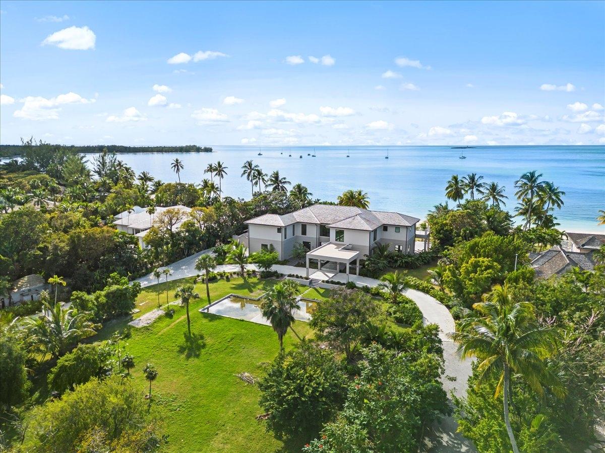 /listing-single-family-home-in-lyford-cay-76939.html from Coldwell Banker Bahamas Real Estate