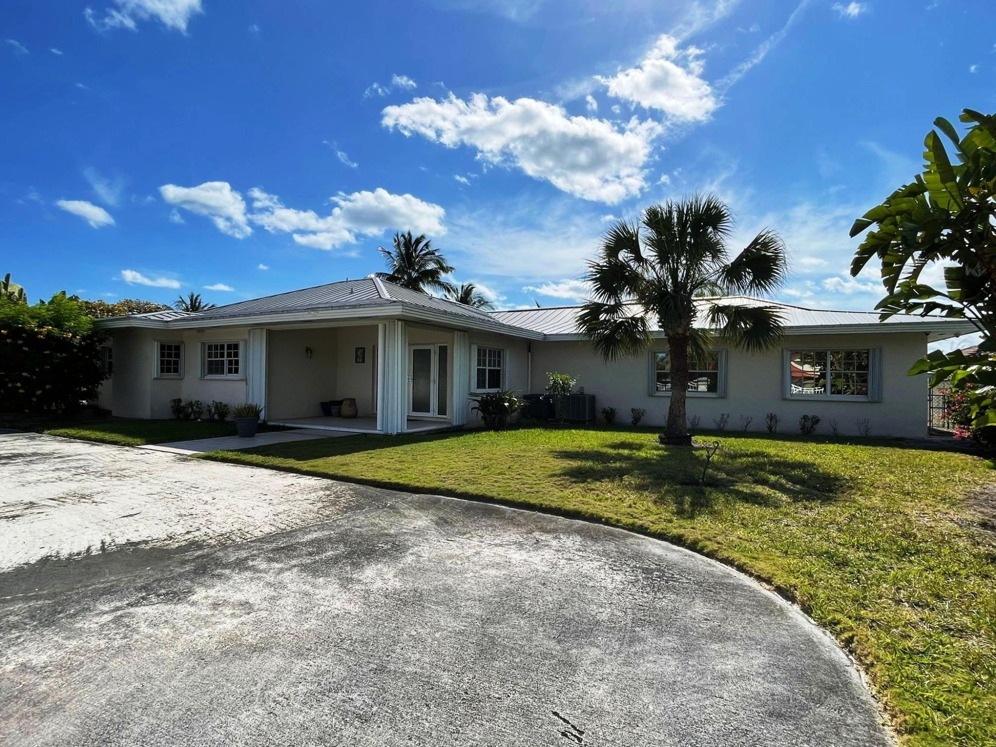 /listing-single-family-home-in-fortune-bay-77085.html from Coldwell Banker Bahamas Real Estate