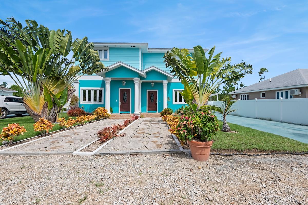 /listing-condo-in-south-ocean-77367.html from Coldwell Banker Bahamas Real Estate