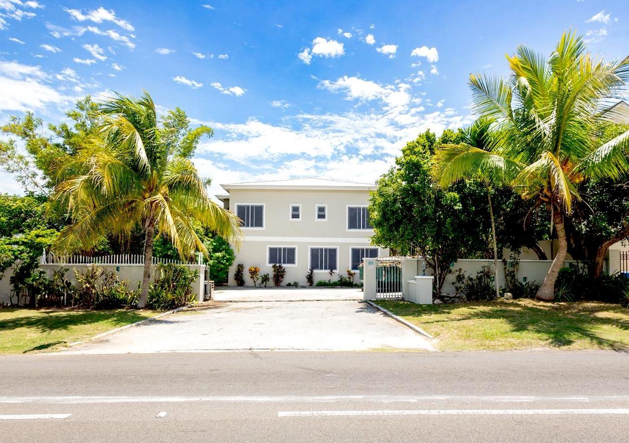 /listing-fourplex-in-yamacraw-79740.html from Coldwell Banker Bahamas Real Estate