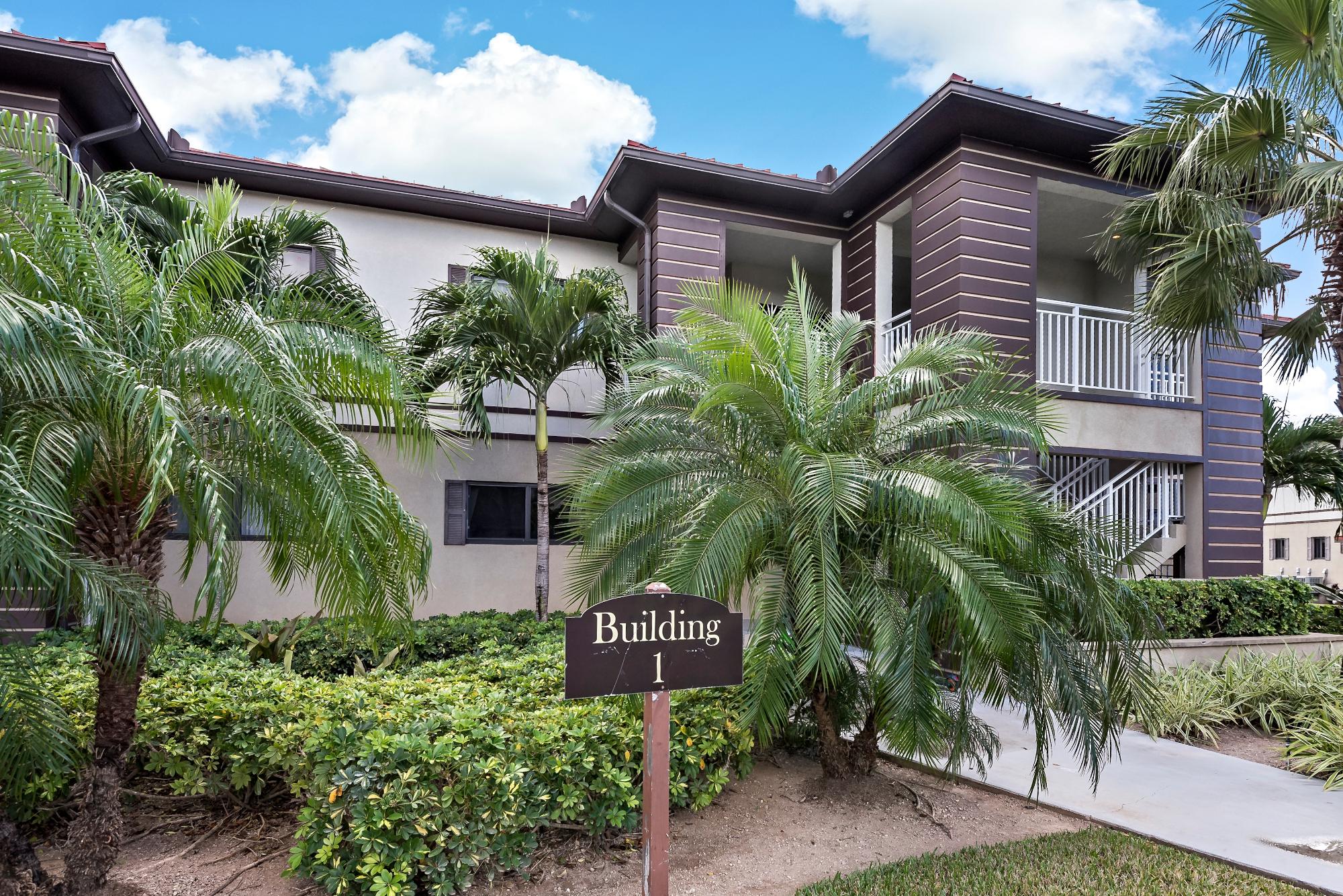 /listing-condo-in-venetian-west-77546.html from Coldwell Banker Bahamas Real Estate