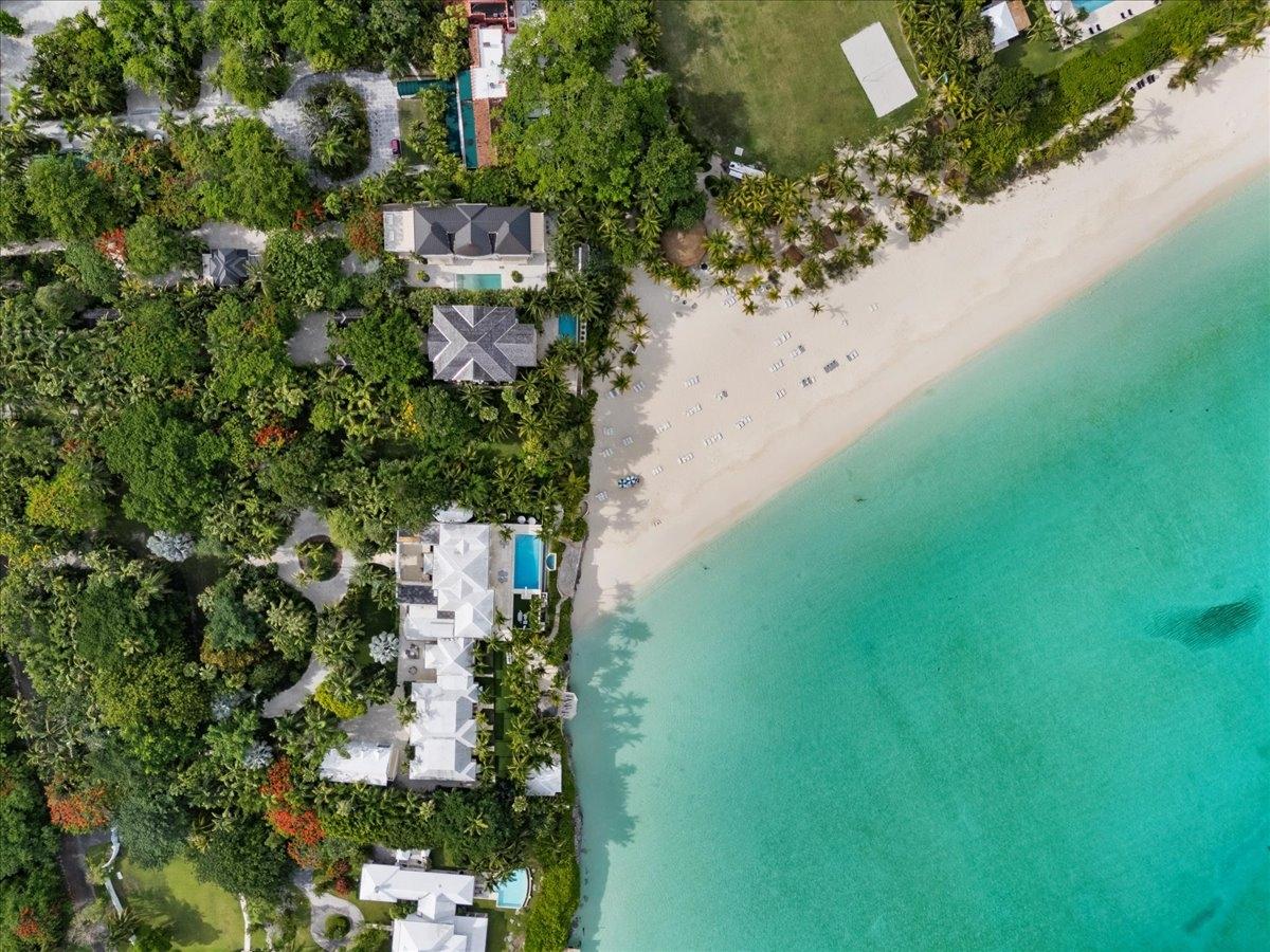 /listing-single-family-home-in-old-fort-bay-77520.html from Coldwell Banker Bahamas Real Estate