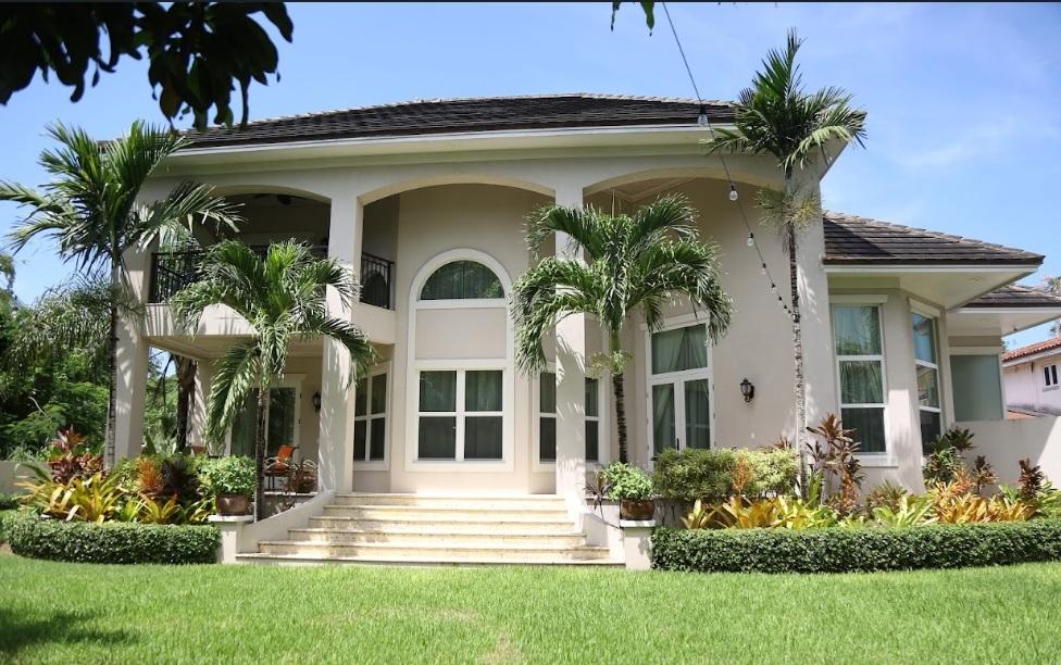 /listing-single-family-home-in-prospect-ridge-77601.html from Coldwell Banker Bahamas Real Estate