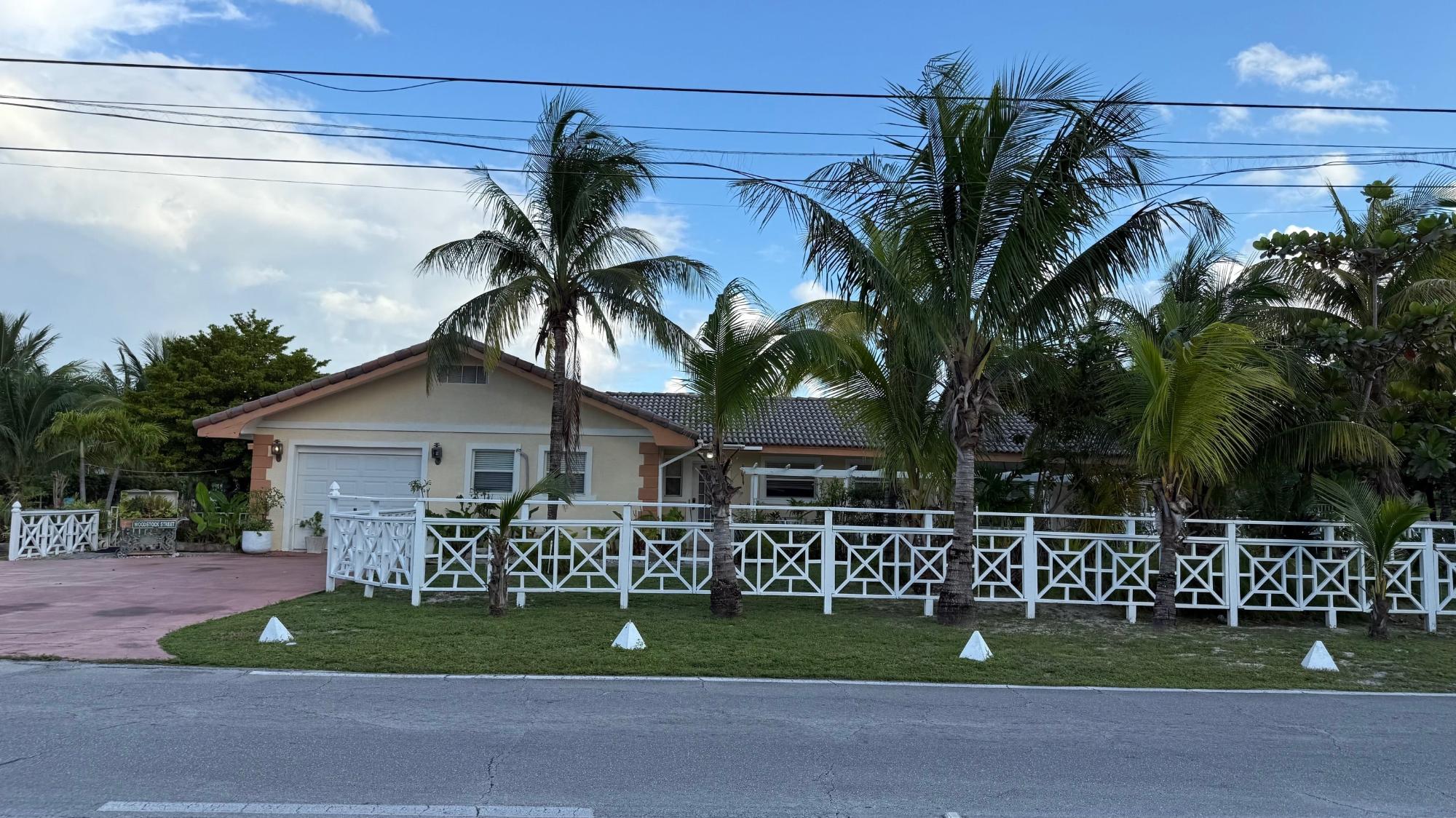 /listing-single-family-home-in-lucaya-77862.html from Coldwell Banker Bahamas Real Estate