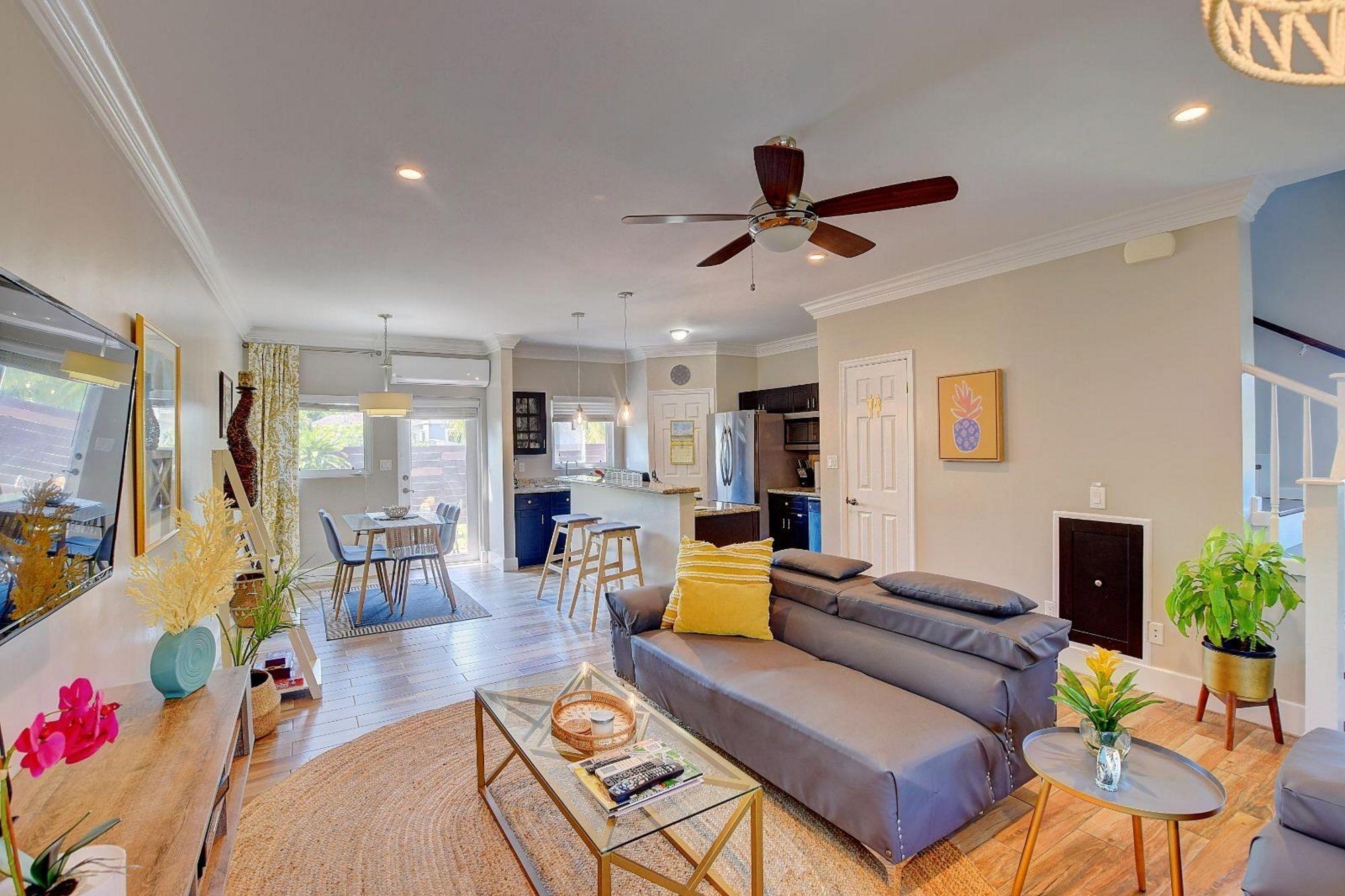 /listing-condo-in-west-bay-street-78043.html from Coldwell Banker Bahamas Real Estate