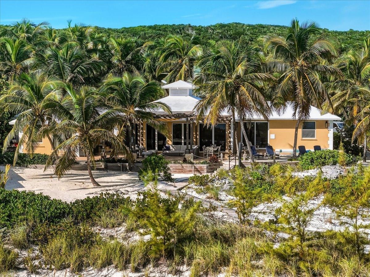 /listing-single-family-home-in-jimmy-hill-78161.html from Coldwell Banker Bahamas Real Estate