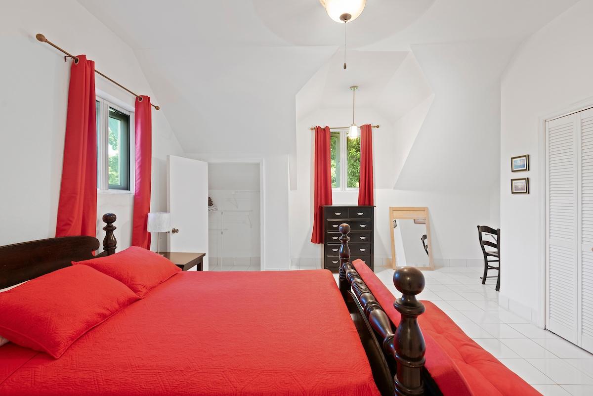 /listing-full-duplex-in-village-road-78224.html from Coldwell Banker Bahamas Real Estate