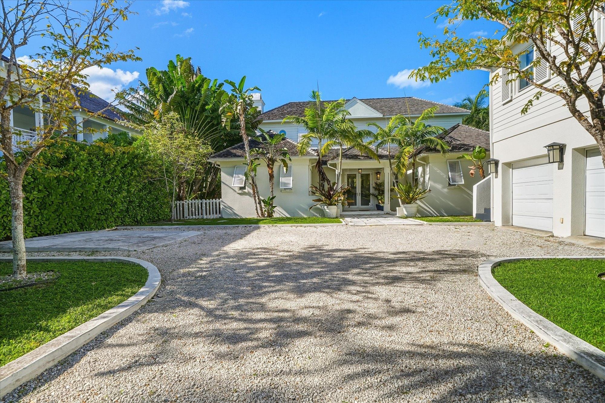 /listing-single-family-home-in-old-fort-bay-78206.html from Coldwell Banker Bahamas Real Estate