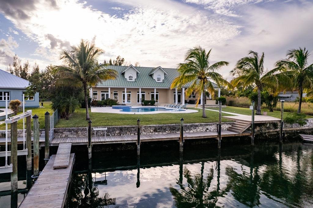 /listing-single-family-home-in-fortune-bay-78237.html from Coldwell Banker Bahamas Real Estate