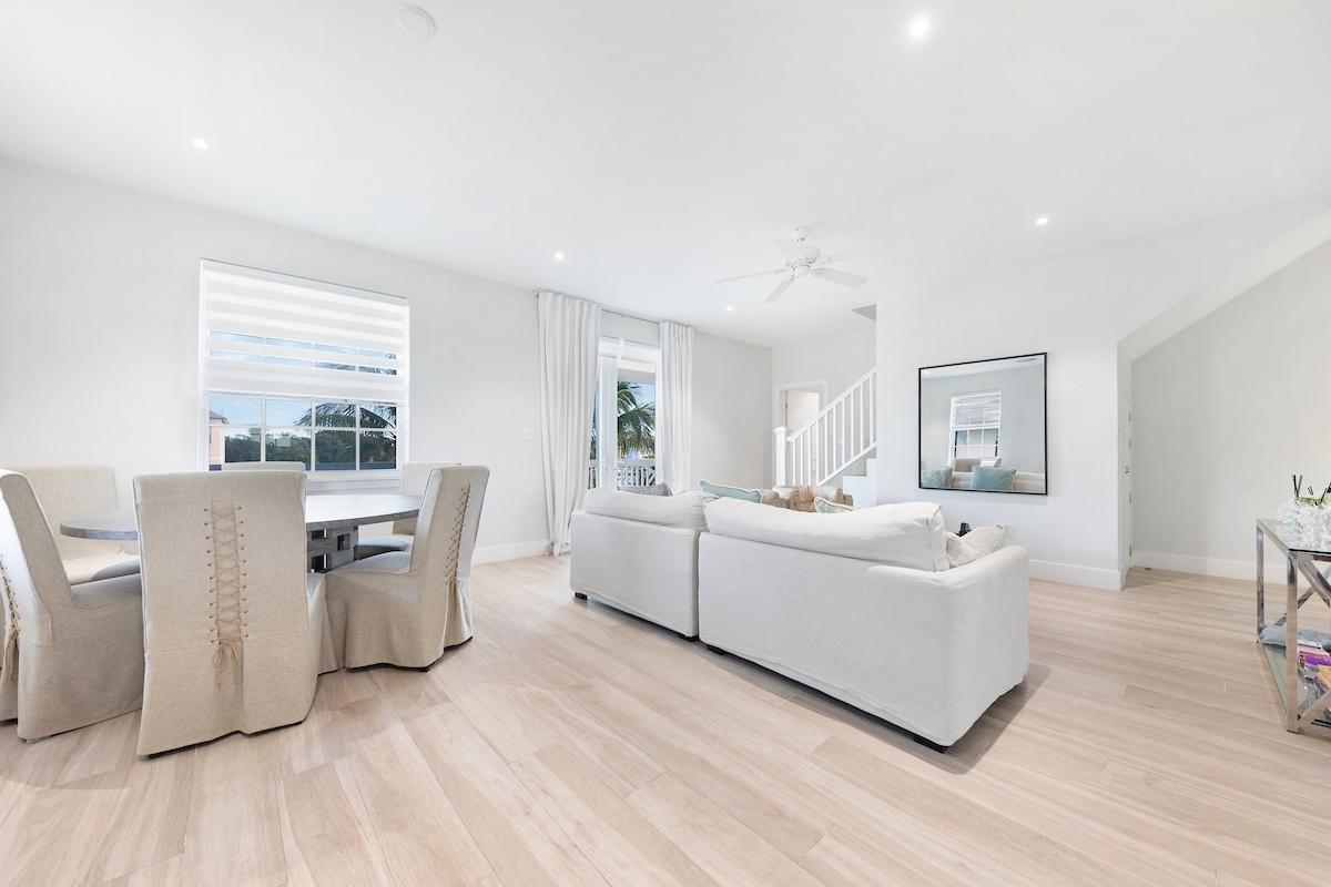 /listing-condo-in-yamacraw-78252.html from Coldwell Banker Bahamas Real Estate