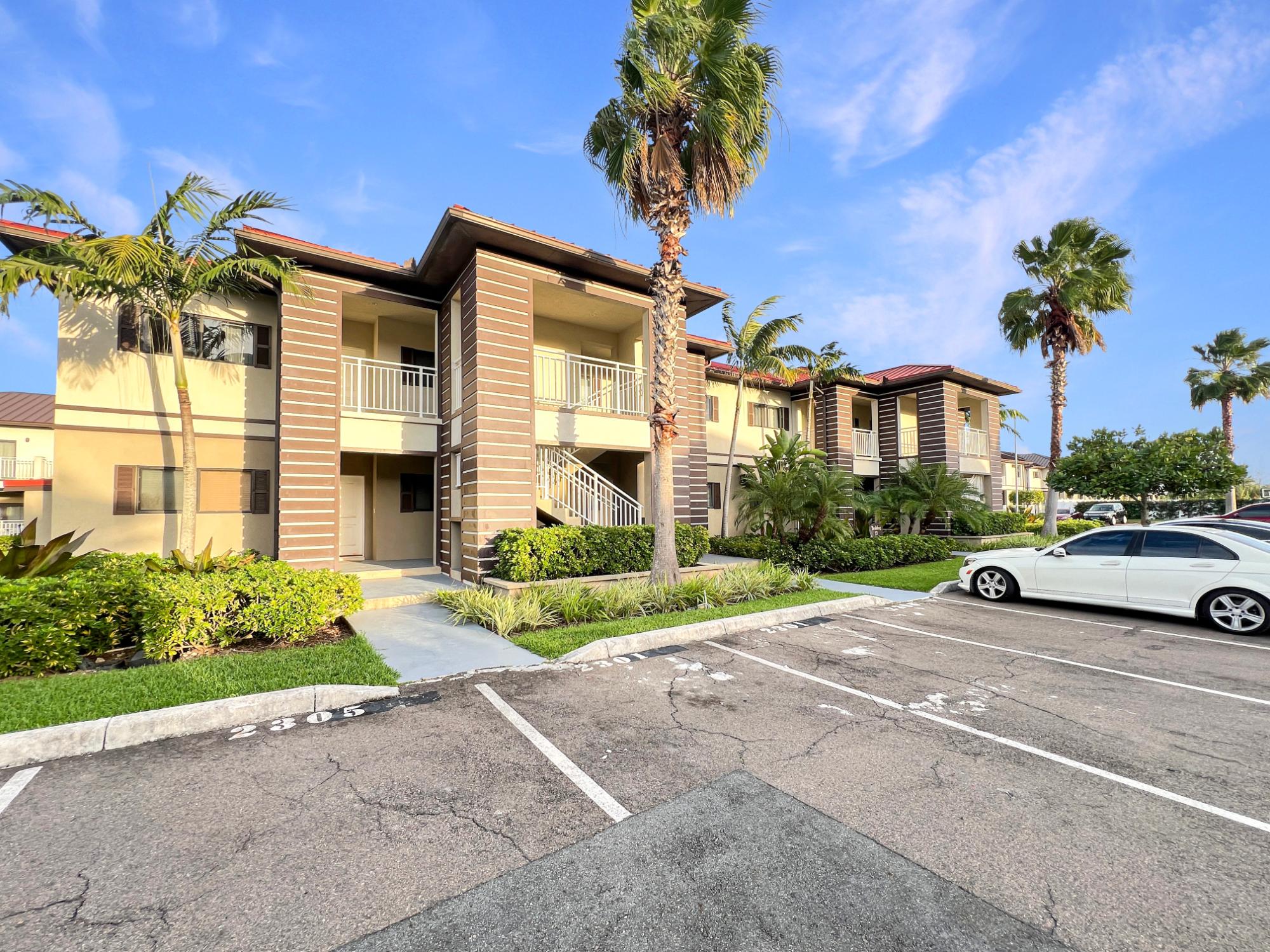 /listing-condo-in-venetian-west-78262.html from Coldwell Banker Bahamas Real Estate