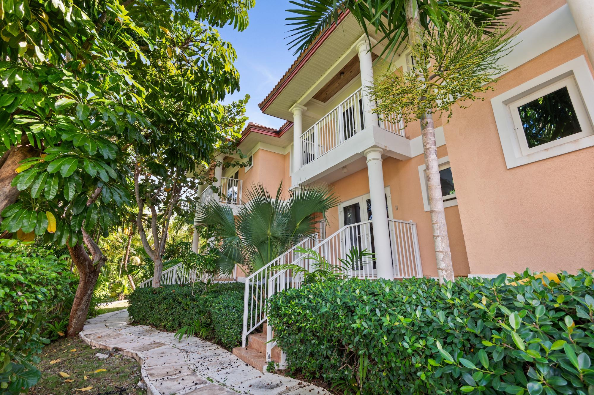 /listing-condo-in-west-bay-street-78496.html from Coldwell Banker Bahamas Real Estate