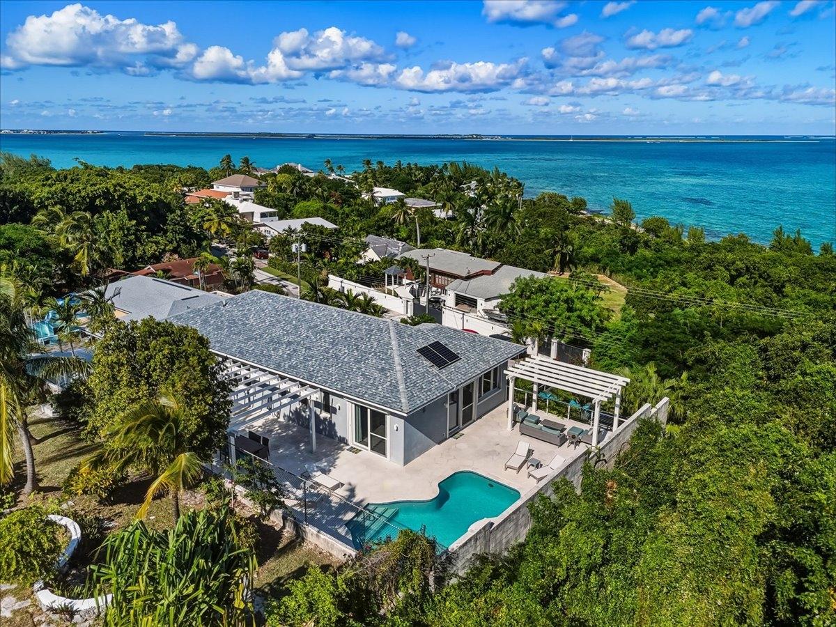 /listing-single-family-home-in-winton-78690.html from Coldwell Banker Bahamas Real Estate