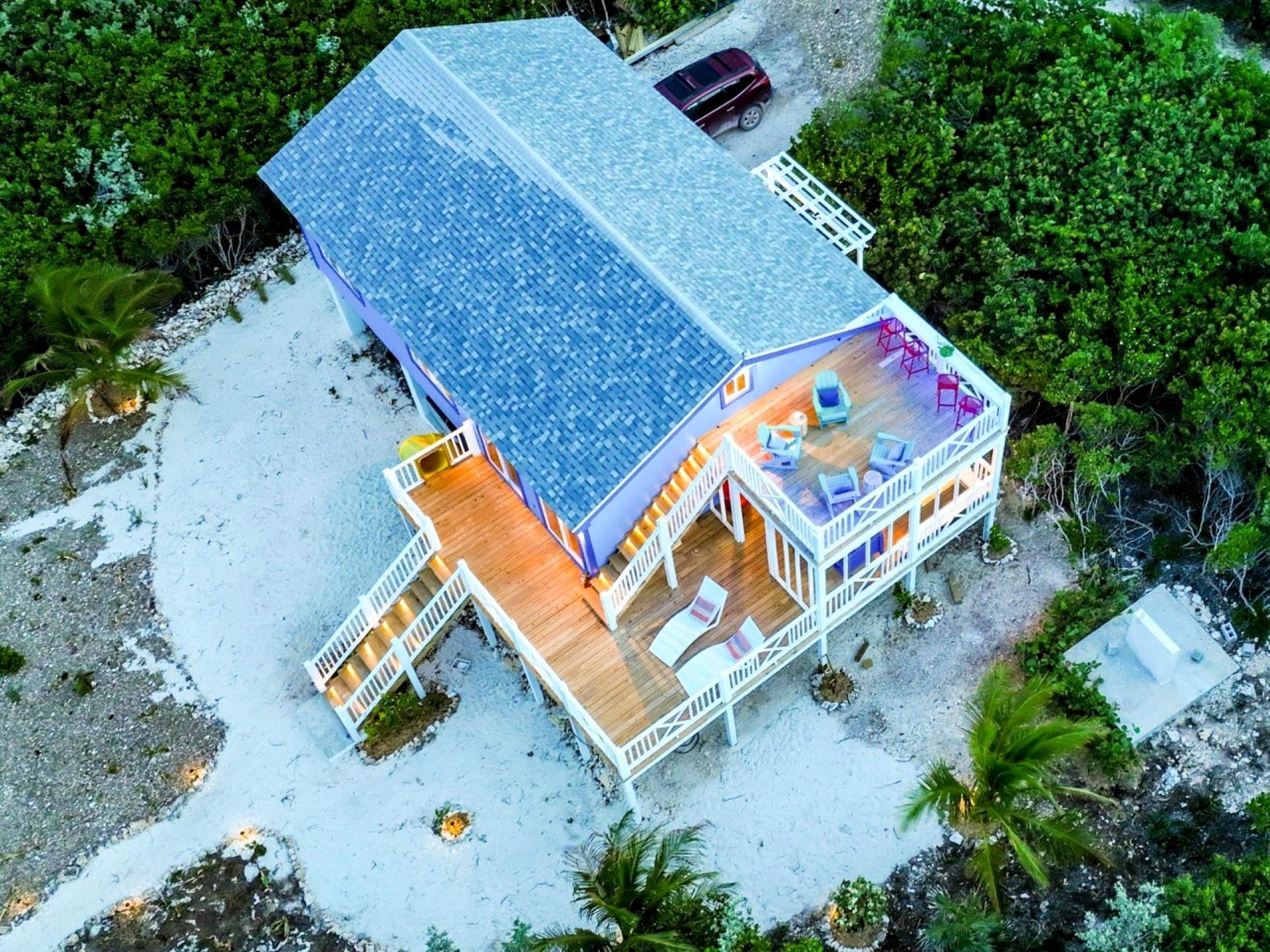 /listing-single-family-home-in-whale-point-78616.html from Coldwell Banker Bahamas Real Estate