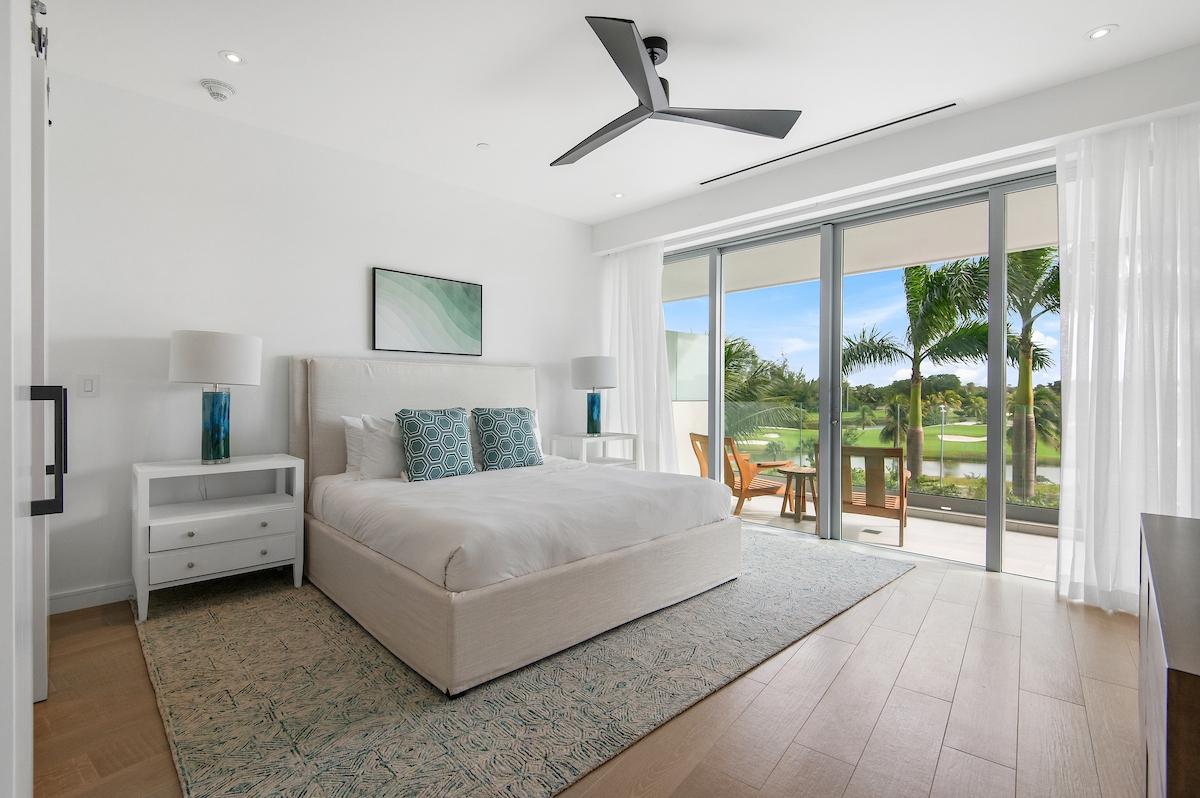 /listing-condo-in-west-bay-street-79035.html from Coldwell Banker Bahamas Real Estate