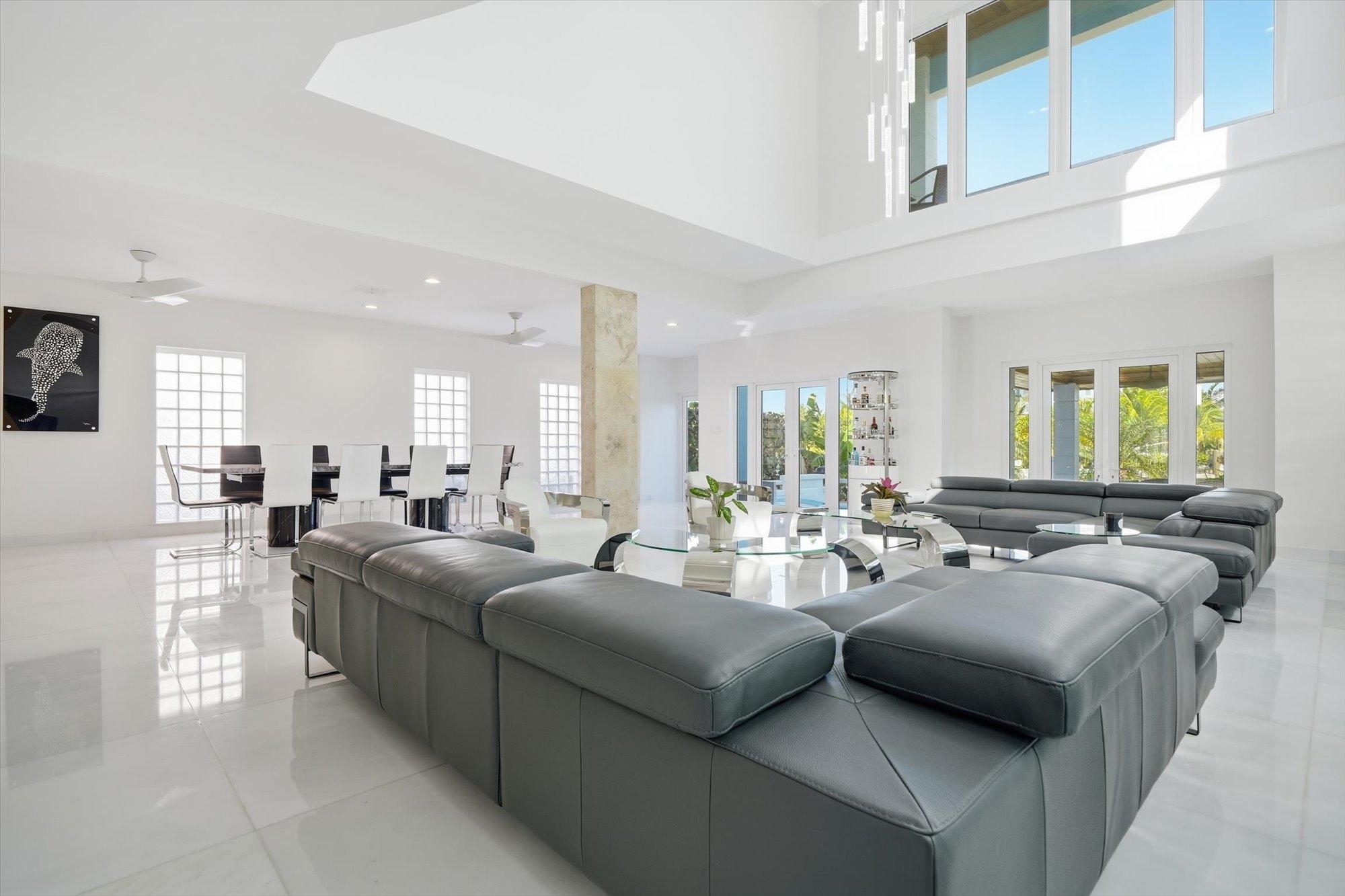 /listing-single-family-home-in-west-bay-street-79190.html from Coldwell Banker Bahamas Real Estate