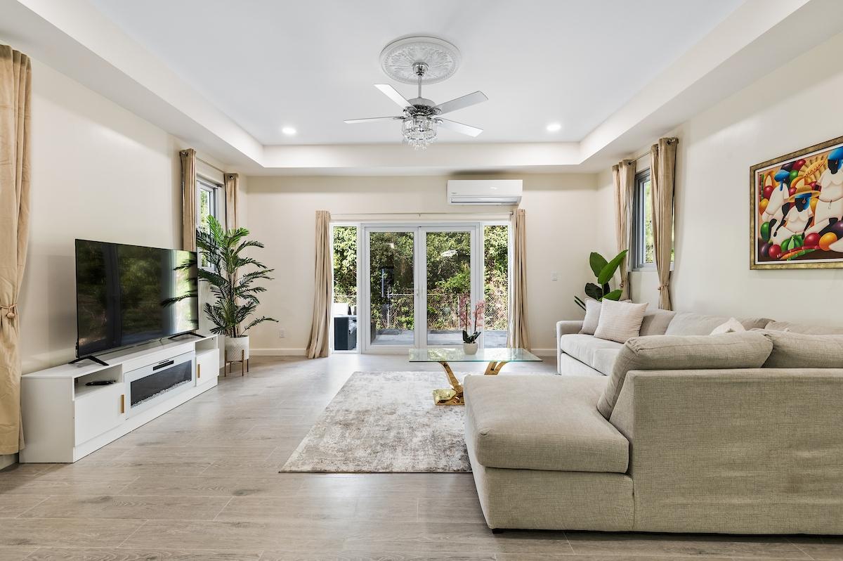 /listing-condo-in-south-ocean-79176.html from Coldwell Banker Bahamas Real Estate