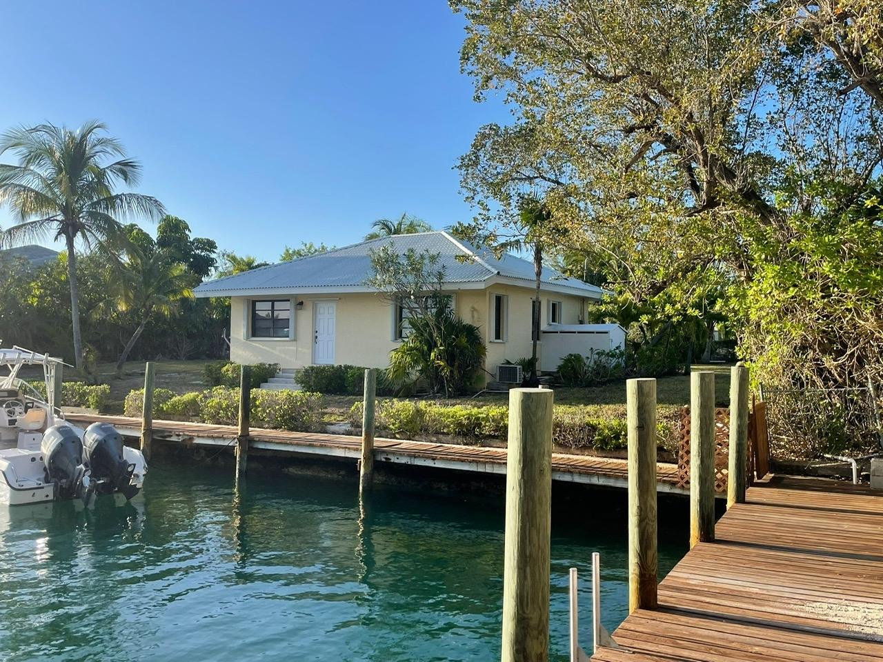 /listing-single-family-home-in-fortune-bay-79210.html from Coldwell Banker Bahamas Real Estate