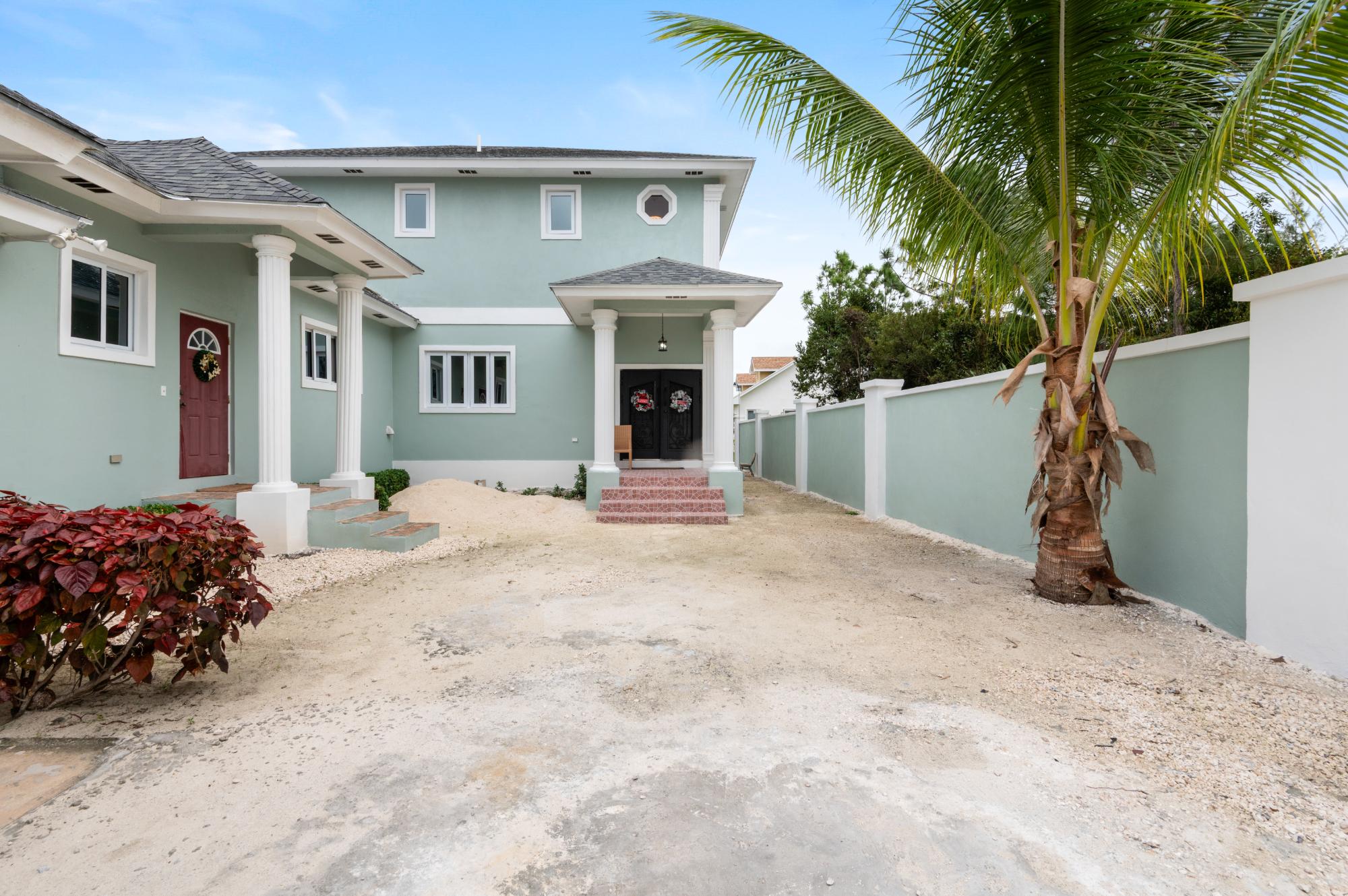 /listing-single-family-home-in-westridge-79386.html from Coldwell Banker Bahamas Real Estate