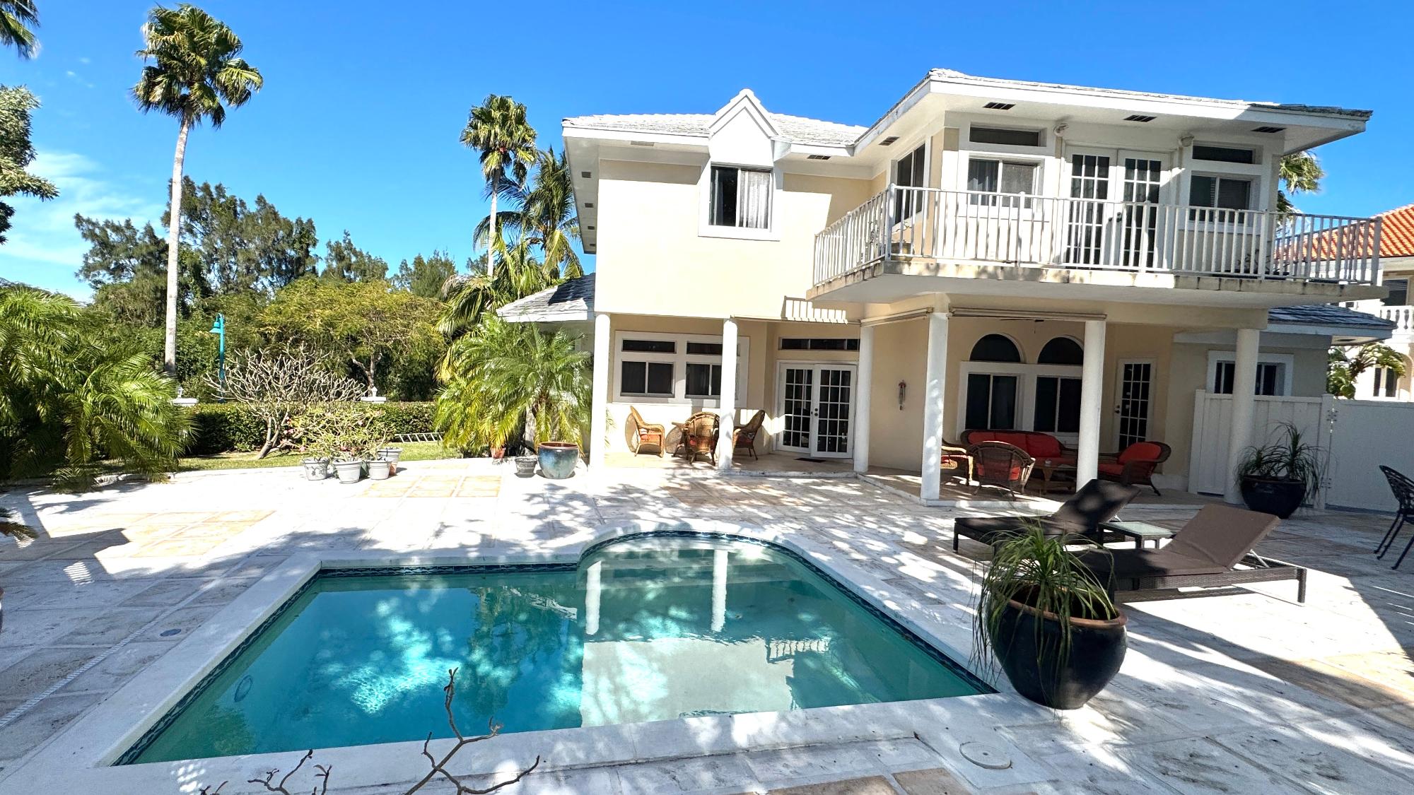 /listing-single-family-home-in-paradise-island-79668.html from Coldwell Banker Bahamas Real Estate
