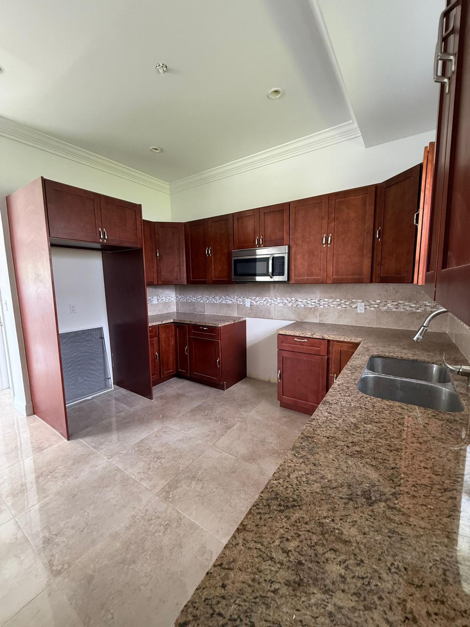 /listing-half-duplex-in-west-bay-street-79707.html from Coldwell Banker Bahamas Real Estate