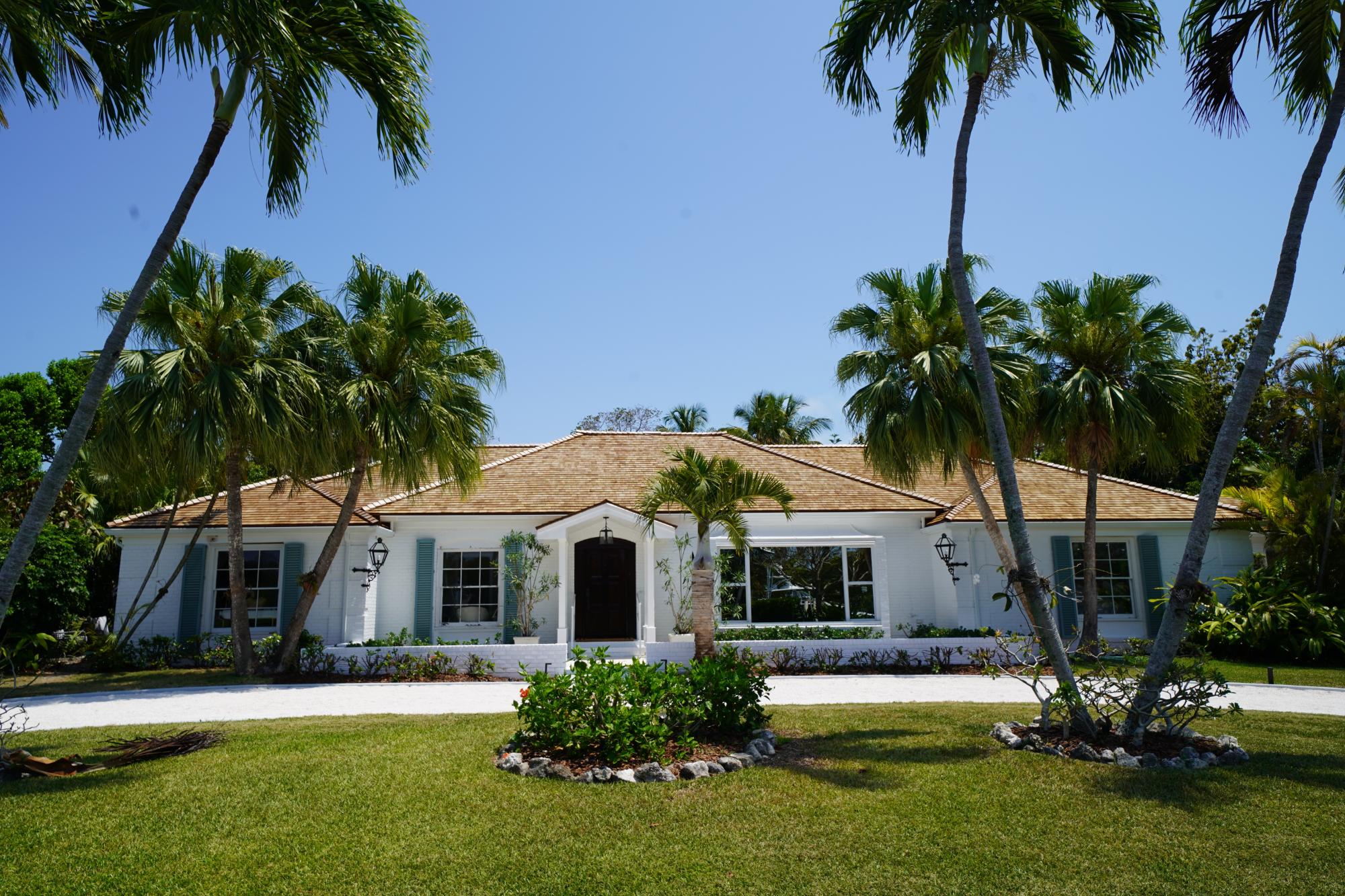 /listing-single-family-home-in-lyford-cay-80092.html from Coldwell Banker Bahamas Real Estate