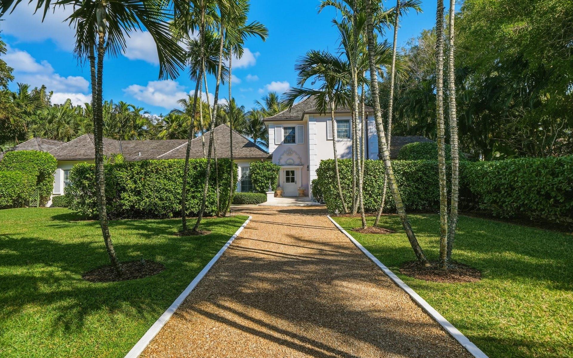 /listing-single-family-home-in-lyford-cay-80087.html from Coldwell Banker Bahamas Real Estate