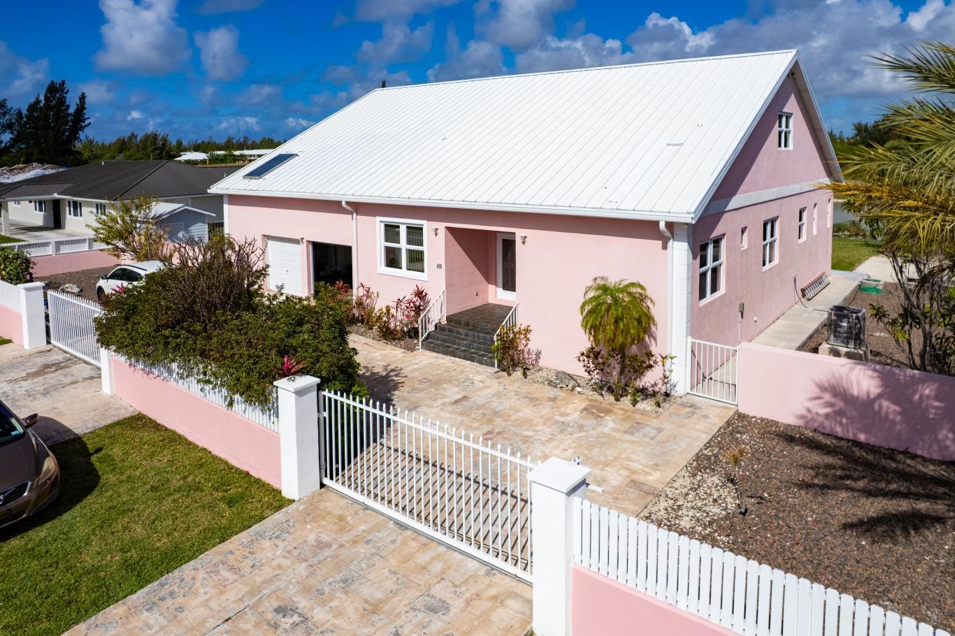 /listing-single-family-home-in-lucaya-80135.html from Coldwell Banker Bahamas Real Estate