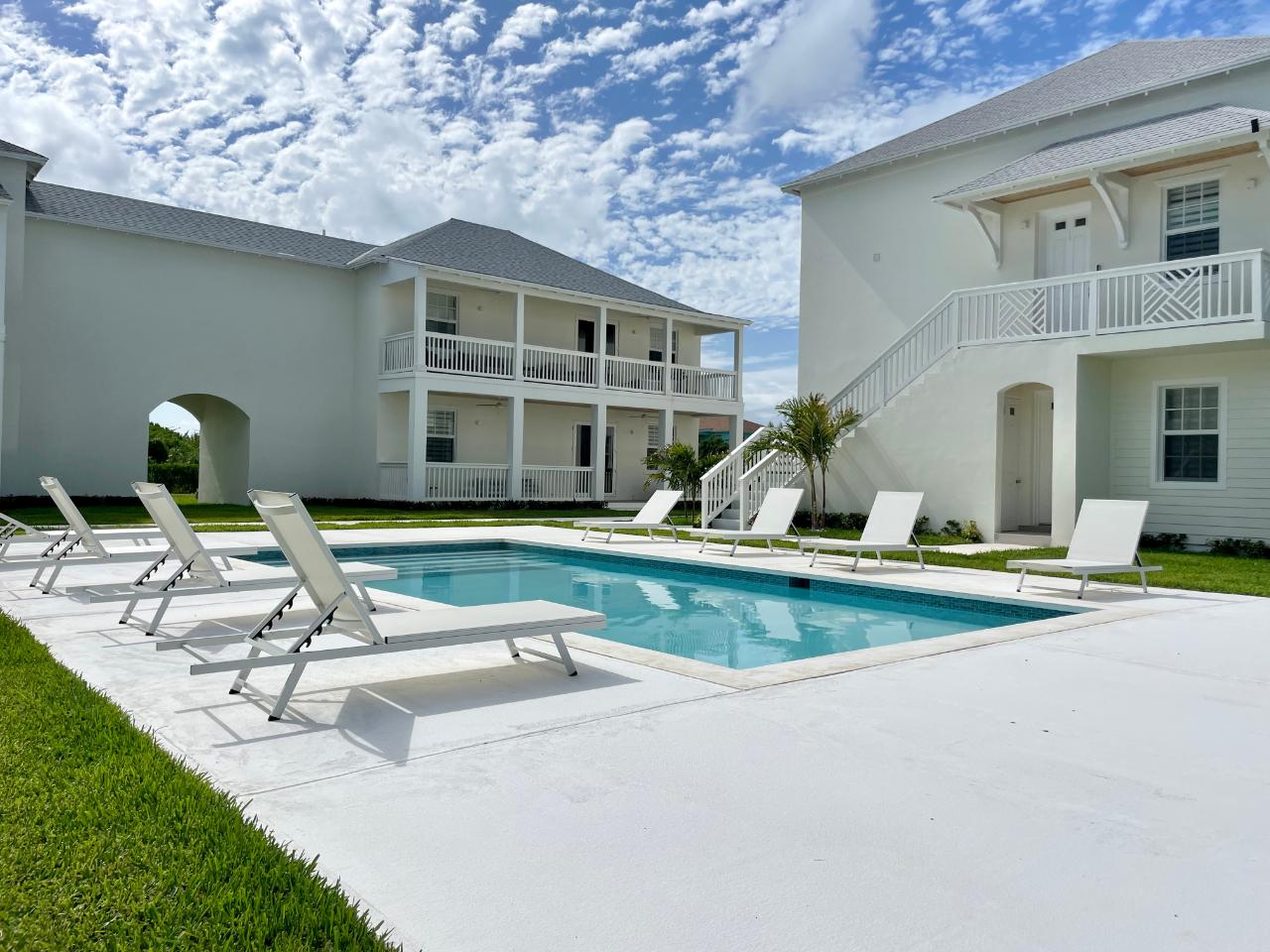 /listing-condo-in-yamacraw-80174.html from Coldwell Banker Bahamas Real Estate