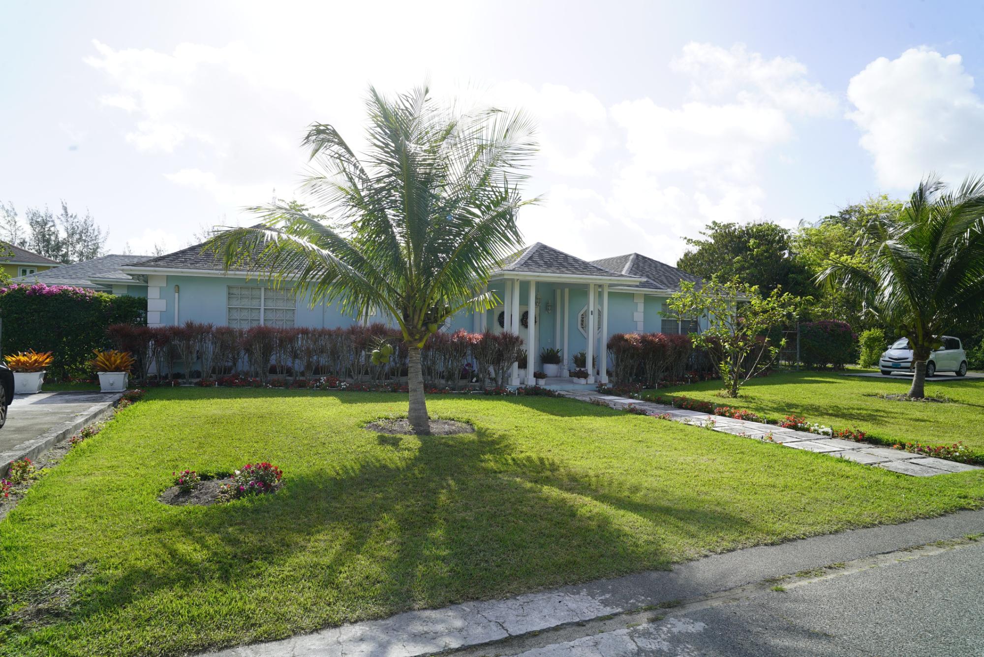 /listing-half-duplex-in-west-bay-street-80381.html from Coldwell Banker Bahamas Real Estate