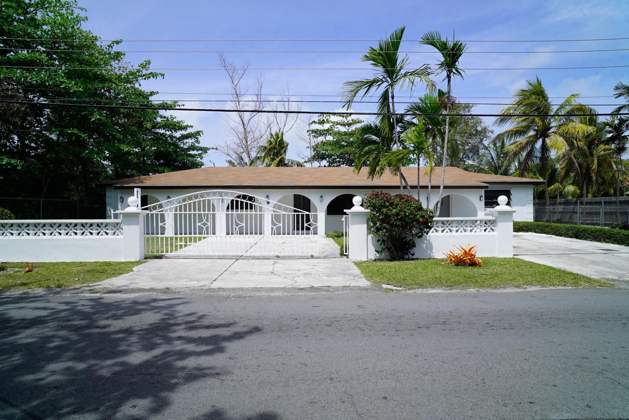 /listing-full-duplex-in-yamacraw-80399.html from Coldwell Banker Bahamas Real Estate