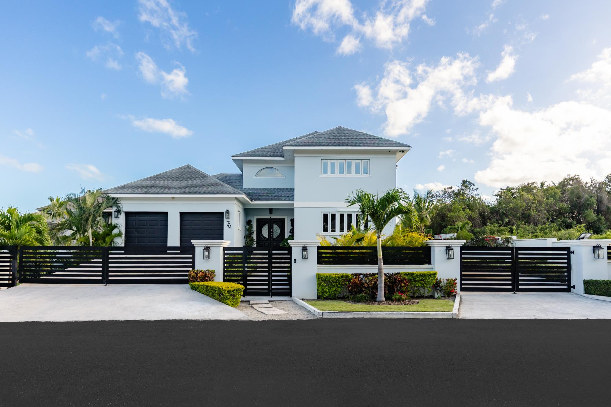 /listing-single-family-home-in-westridge-80556.html from Coldwell Banker Bahamas Real Estate