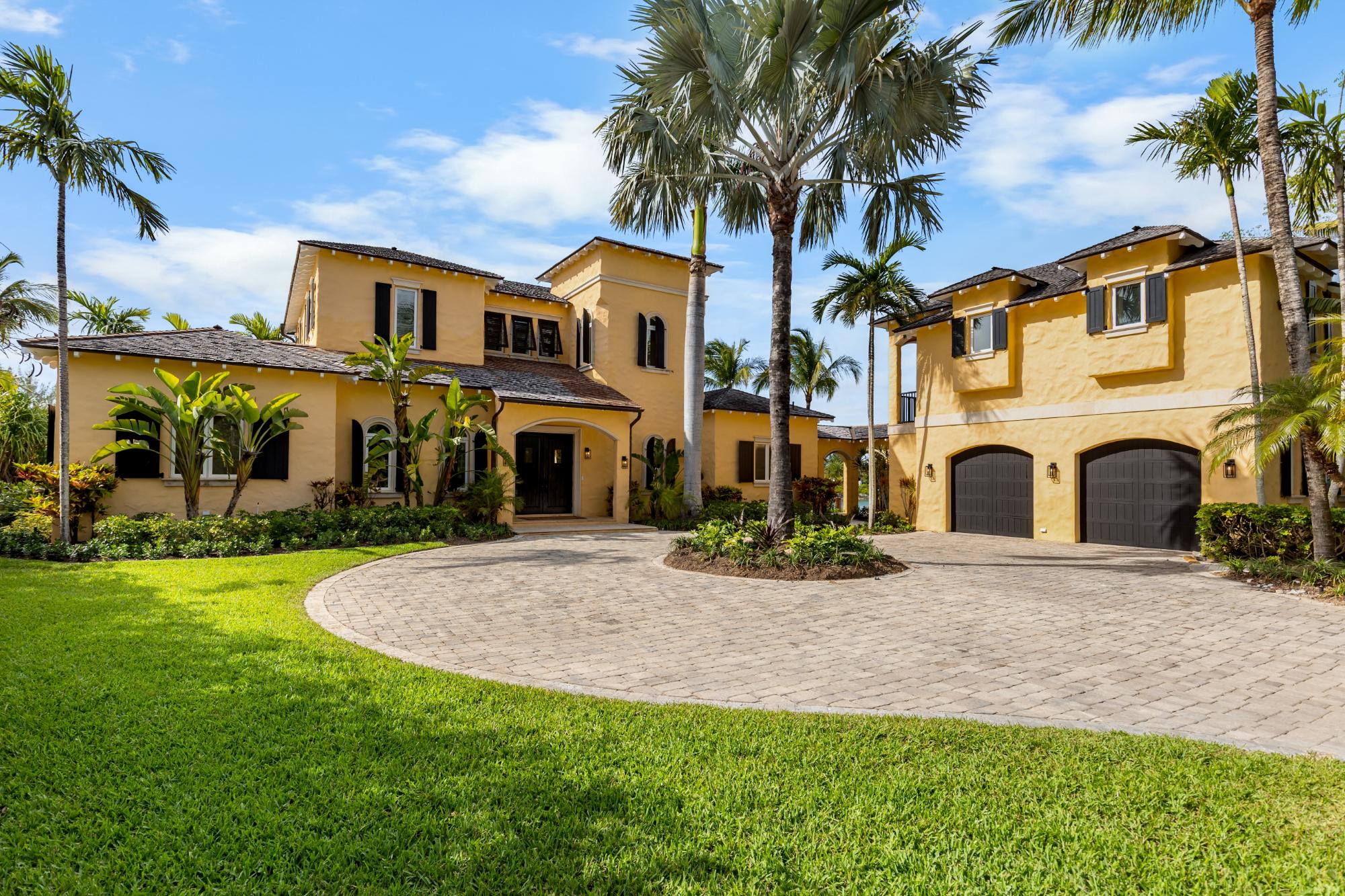 /listing-single-family-home-in-old-fort-bay-80767.html from Coldwell Banker Bahamas Real Estate