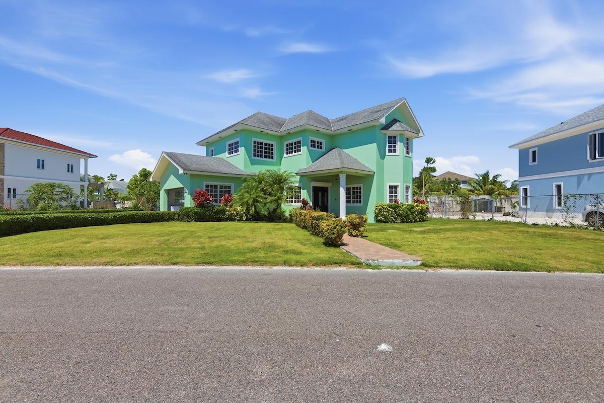 /listing-single-family-home-in-south-ocean-80650.html from Coldwell Banker Bahamas Real Estate
