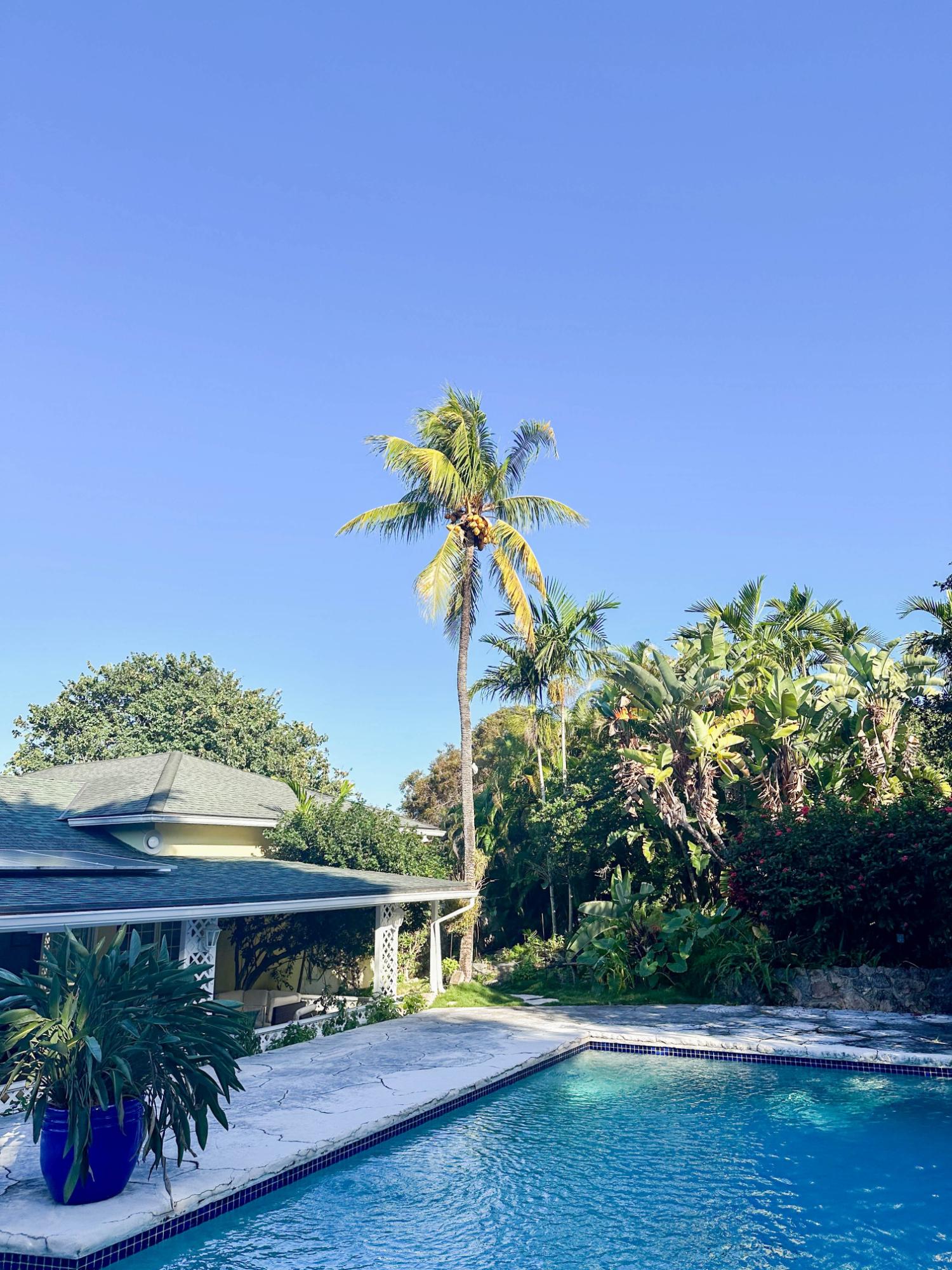 /listing-single-family-home-in-skyline-80769.html from Coldwell Banker Bahamas Real Estate
