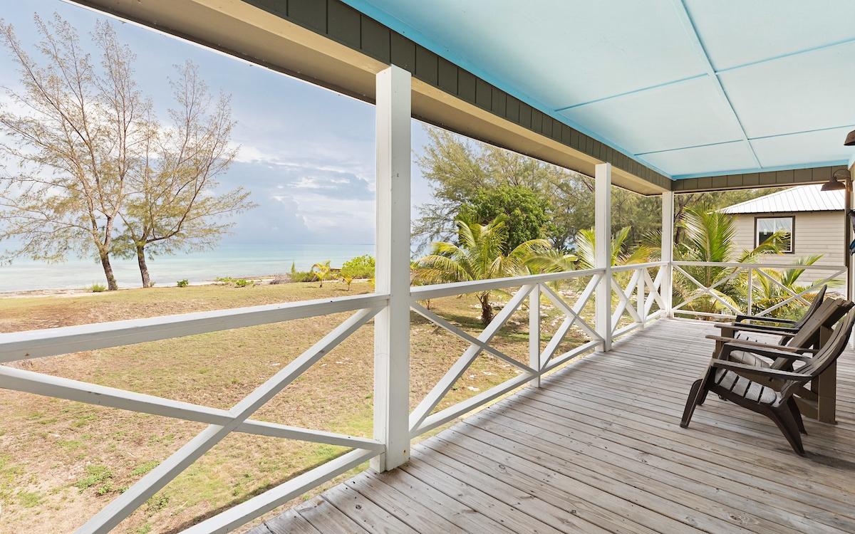 /listing-single-family-home-in-tarpum-bay-80884.html from Coldwell Banker Bahamas Real Estate