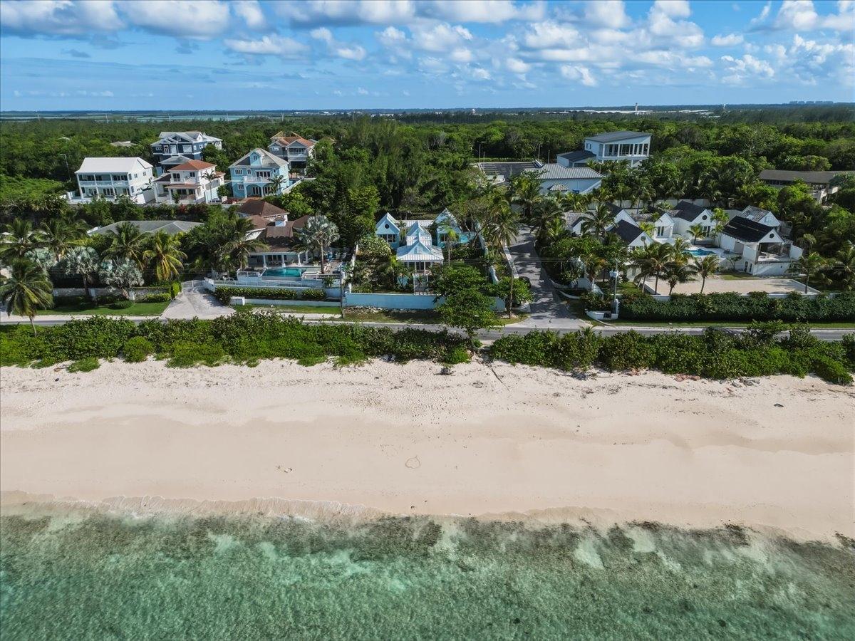 /listing-single-family-home-in-west-bay-street-81078.html from Coldwell Banker Bahamas Real Estate