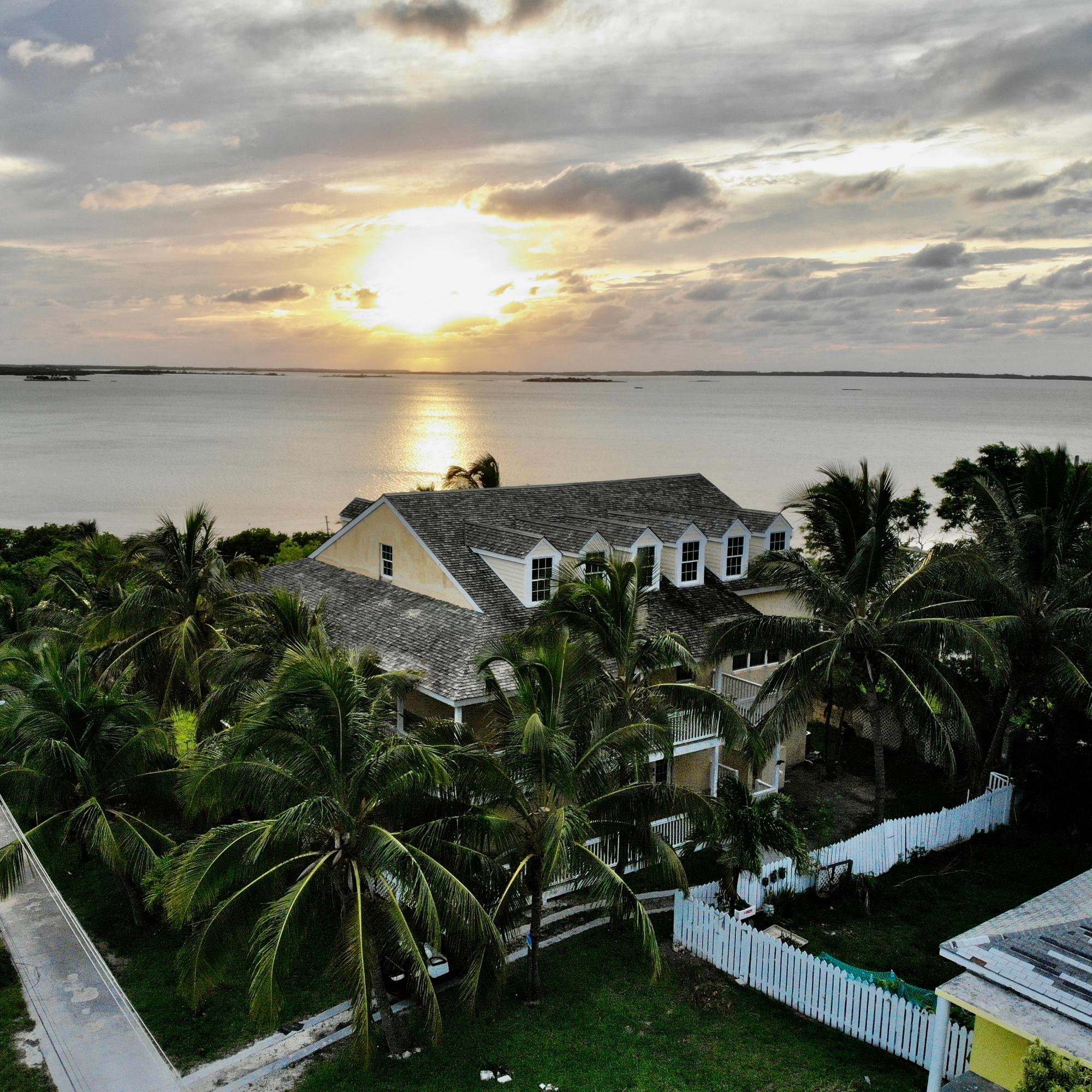 /listing-single-family-home-in-harbour-island-81188.html from Coldwell Banker Bahamas Real Estate