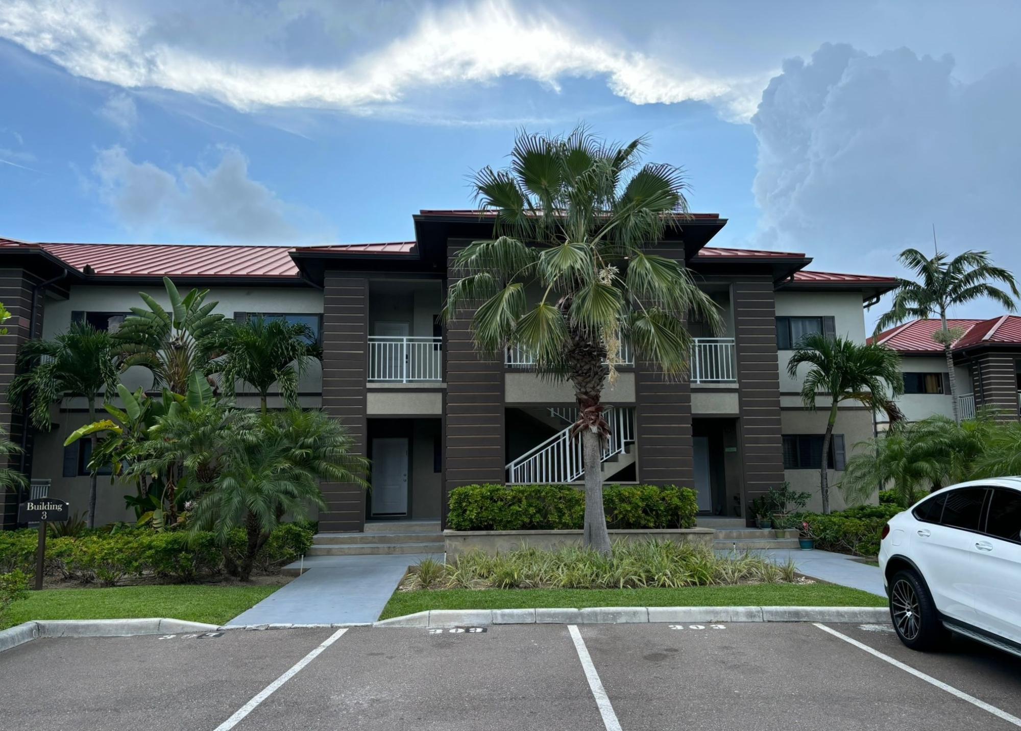/listing-condo-in-venetian-west-81356.html from Coldwell Banker Bahamas Real Estate