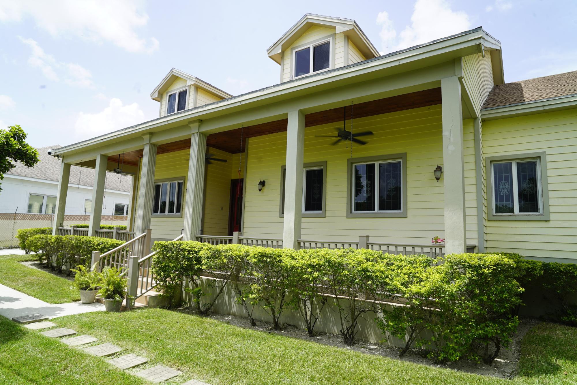 /listing-single-family-home-in-westridge-81539.html from Coldwell Banker Bahamas Real Estate