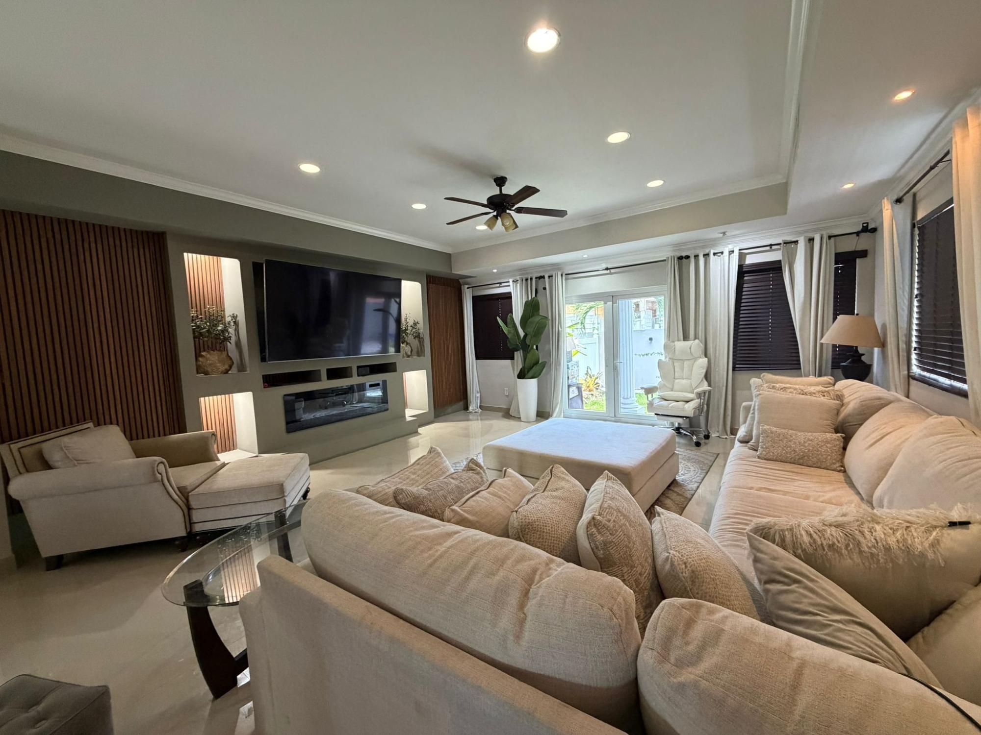 /listing-condo-in-west-bay-street-81553.html from Coldwell Banker Bahamas Real Estate